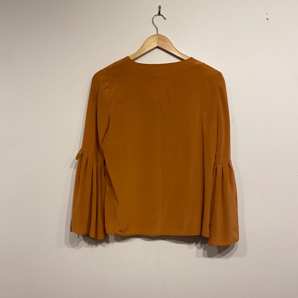 Antonio Melani Tan V-Neck Bell Sleeve Boho Chic Silk Blouse Size XS - Picture 4 of 4